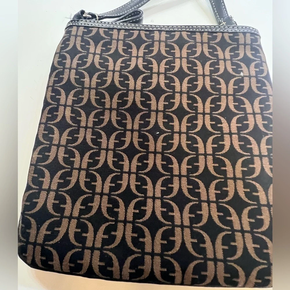 FOSSILL VINTAGE MONOGRAMMED CROSSBODY BROWN BAG W/BUCKLE AND SIDE POCKET